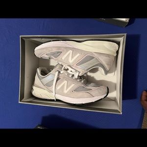 White new balance 990s